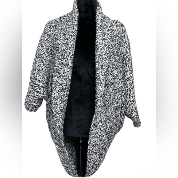 Express women’s Cardigan L Black White Dolman Sleeve Open Wool Blend Heavy - Picture 2 of 7